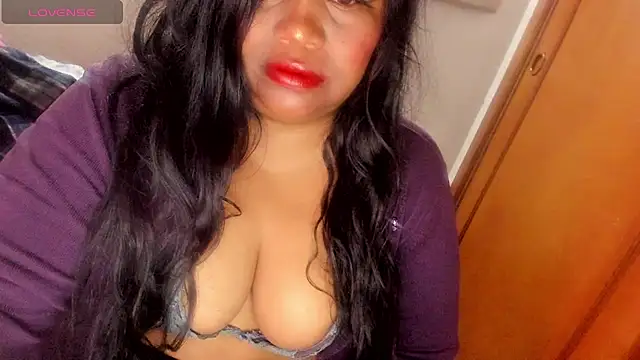 Snapshot of ebonycamelia chatting on 07.08.26 ebonycamelia online show from 07.08.26