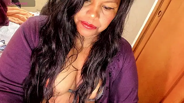 Snapshot of ebonycamelia chatting on 07.11.26 ebonycamelia online show from 07.11.26