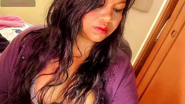 Snapshot of ebonycamelia chatting on 07.12.26 ebonycamelia online show from 07.12.26