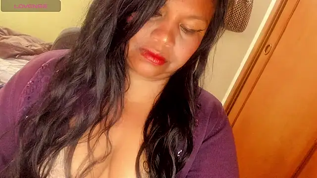 Snapshot of ebonycamelia chatting on 07.20.26 ebonycamelia online show from 07.20.26