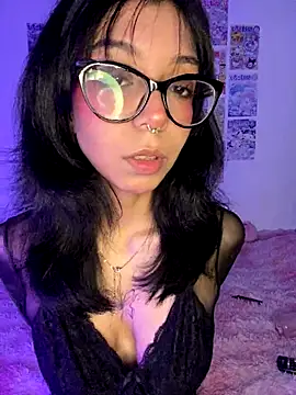 Snapshot of Valen-Foxx1 chatting on 11.23.25 Valen-Foxx1 online show from 11.23.25