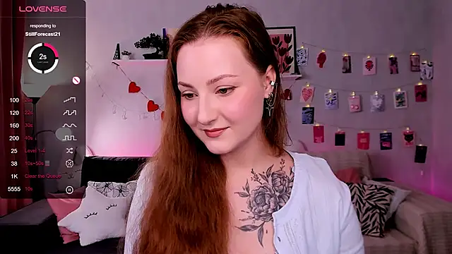 Snapshot of velvet_cherry_ chatting on 05.28.26 velvet cherry online show from 05.28.26