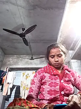 Snapshot of Hot_erion chatting on 11.27.25 Hot erion online show from 11.27.25