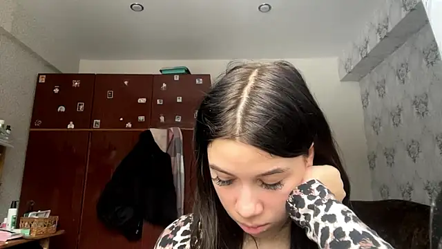 DebbiGoodknight online show from 11.28.25