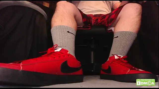 Snapshot of justshutupandwatch chatting on 04.05.26 justshutupandwatch online show from 04.05.26