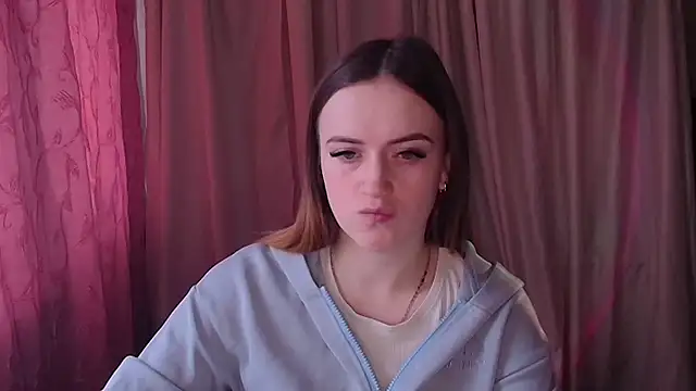 Illa May online show from 02.05.26