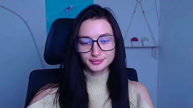 Snapshot of Stella_XO chatting on 12.16.25 Stella XO online show from 12.16.25