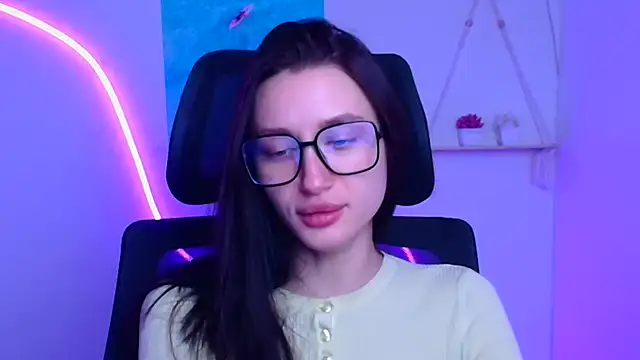 Snapshot of Stella_XO chatting on 12.21.25 Stella XO online show from 12.21.25