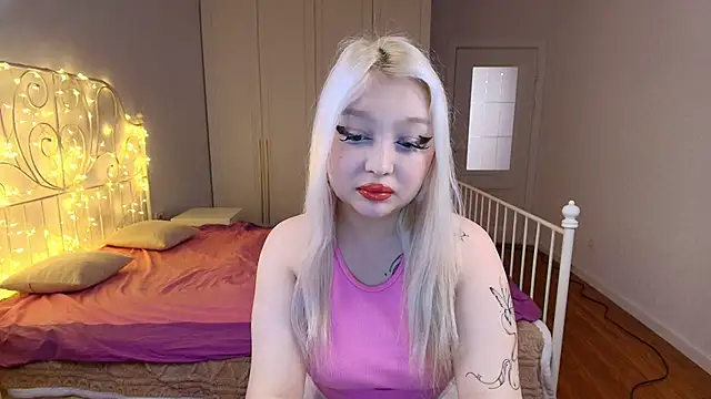 Snapshot of angelicaya chatting on 11.29.25 angelicaya online show from 11.29.25