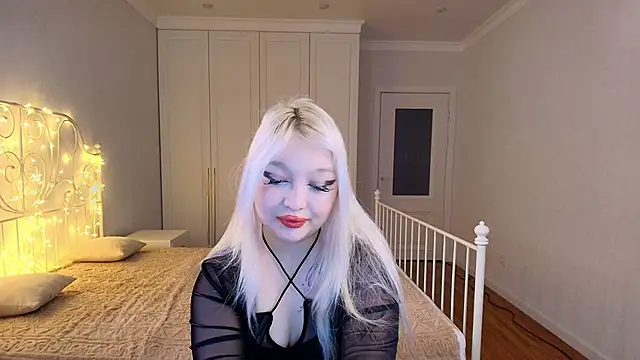 Snapshot of angelicaya chatting on 11.30.25 angelicaya online show from 11.30.25