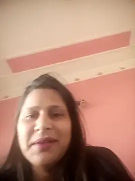 Snapshot of Ariana101 chatting on 12.01.25 Ariana101 online show from 12.01.25