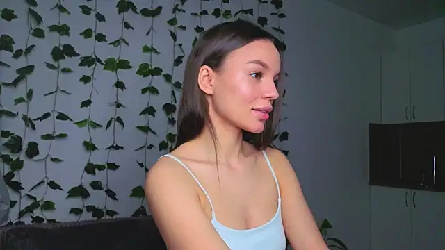 Tiffany Sweetie online show from 04.06.26