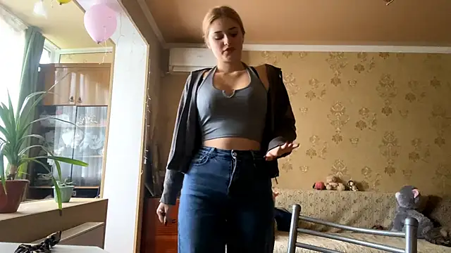 Snapshot of Malley_Saunds chatting on 11.26.25 Malley Saunds online show from 11.26.25