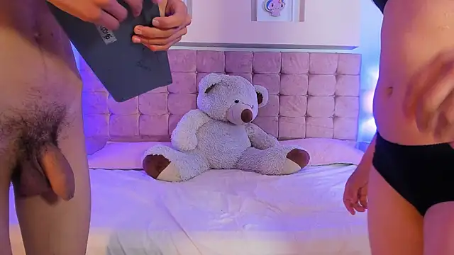 Katy Gomez  online show from 11.29.25