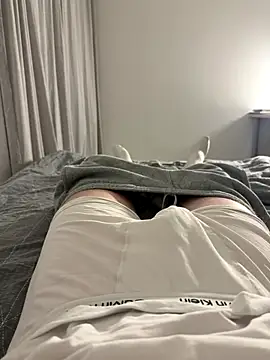 TwinkiStar05 online show from 11.19.25