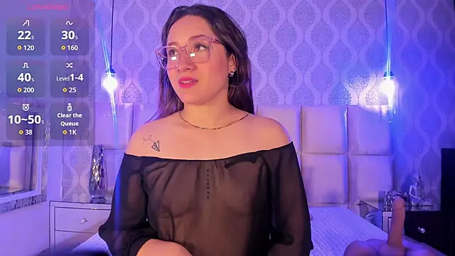 Snapshot of LeiahBlonde chatting on 11.30.25 LeiahBlonde online show from 11.30.25