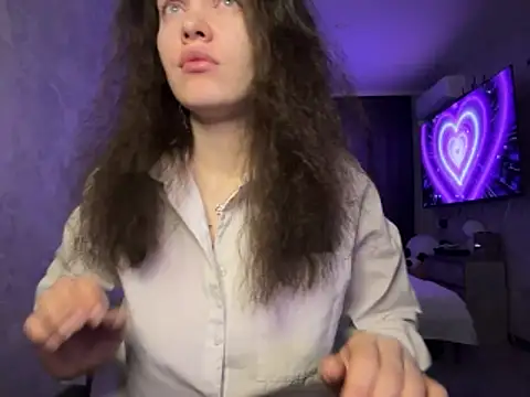 Teresa Yung online show from 11.23.25