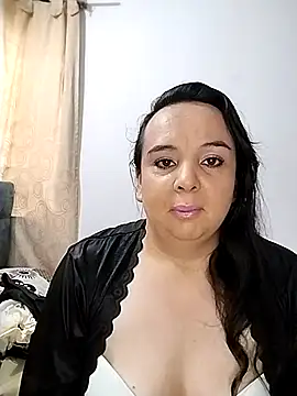 Ivonne 17 online show from 11.20.25