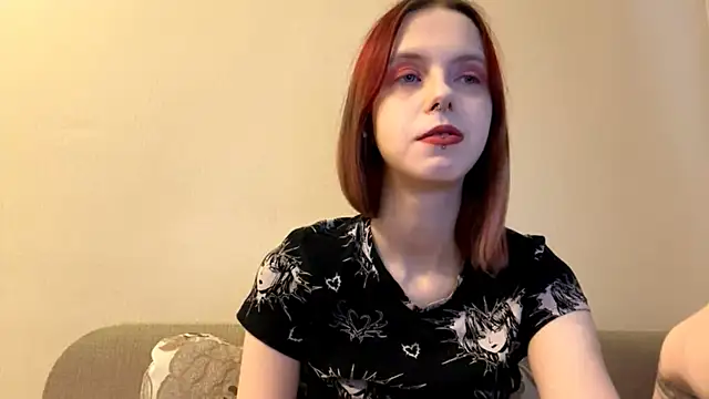 Snapshot of LulyClouds chatting on 11.26.25 LulyClouds online show from 11.26.25