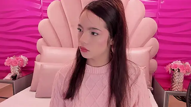 Snapshot of NatallieBlaze chatting on 11.30.25 NatallieBlaze online show from 11.30.25