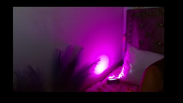 Queen Rousee online show from 02.16.26