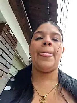 Layla-daring online show from 12.15.25