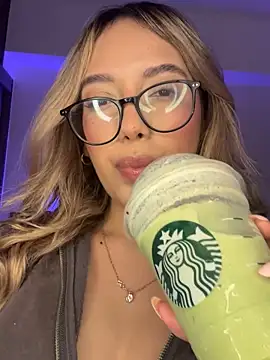 Snapshot of saliha_pinky_ chatting on 11.26.25 saliha pinky online show from 11.26.25