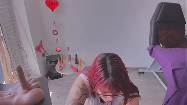 Charlotte1Demony online show from 11.28.25