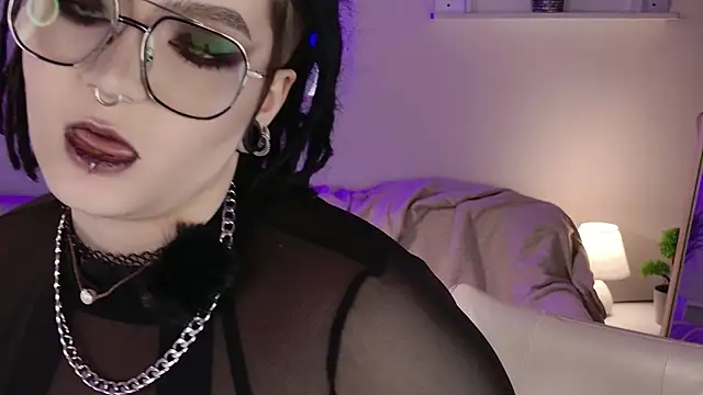 Snapshot of olonho_estel chatting on 04.21.26 olonho estel online show from 04.21.26