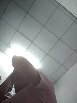 Snapshot of akura-03 chatting on 11.25.25 akura-03 online show from 11.25.25