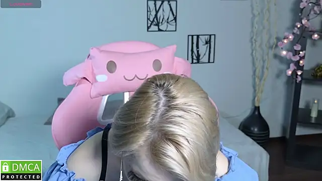 Megan Lora online show from 01.16.26