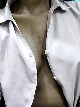 Snapshot of Simran_0011 chatting on 12.15.25 Simran 0011 online show from 12.15.25