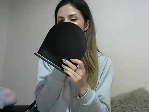 Erii18 online show from 11.22.25