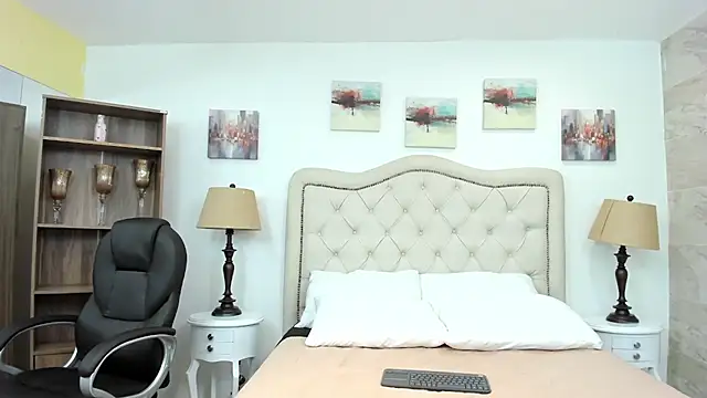 Snapshot of molly_madisson_ chatting on 02.11.26 molly madisson online show from 02.11.26