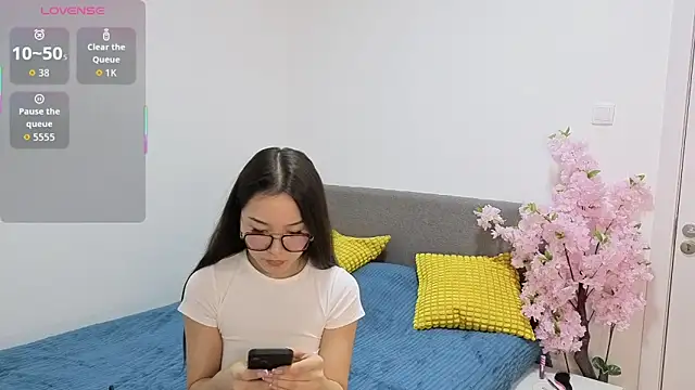 Snapshot of Nari_Jin chatting on 11.21.25 Nari Jin online show from 11.21.25