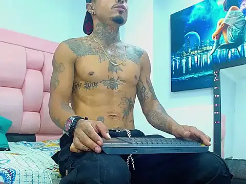 Hot Latino x online show from 02.26.26