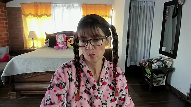 Charlotte-Willson online show from 04.28.26