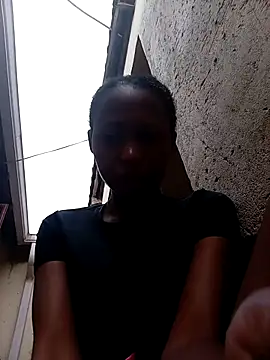 Snapshot of Sweethoneypot25 chatting on 12.17.25 Sweethoneypot25 online show from 12.17.25