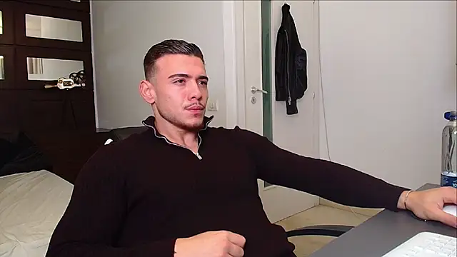 Snapshot of ElijahThorne chatting on 11.23.25 ElijahThorne online show from 11.23.25