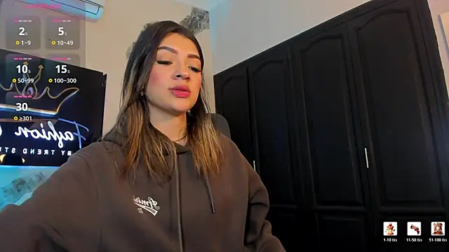 Snapshot of RenataMason chatting on 02.19.26 RenataMason online show from 02.19.26