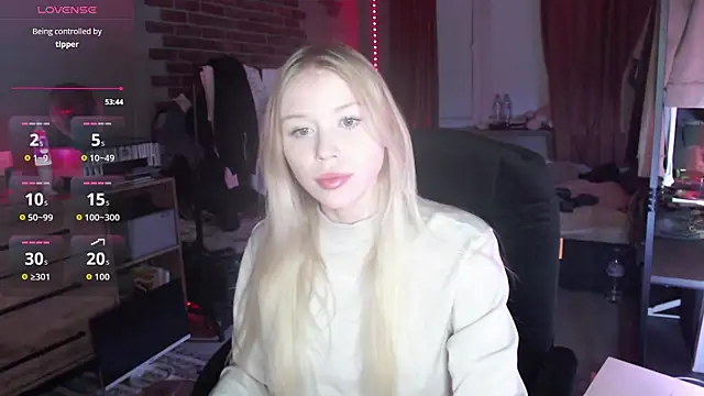 mollydollka online show from 11.23.25