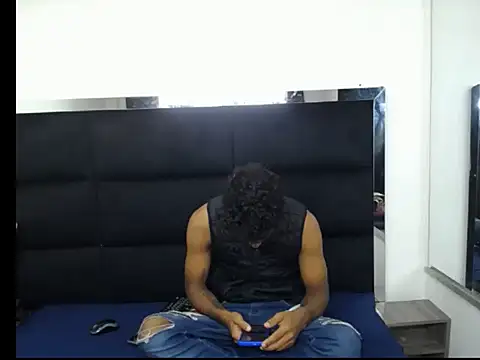 Straight latinX online show from 12.02.25