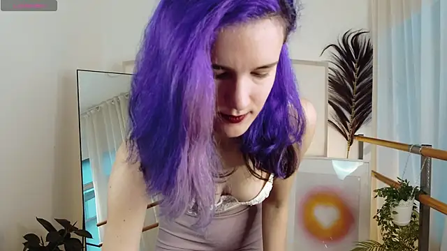 Snapshot of AuraLauna chatting on 11.25.25 AuraLauna online show from 11.25.25