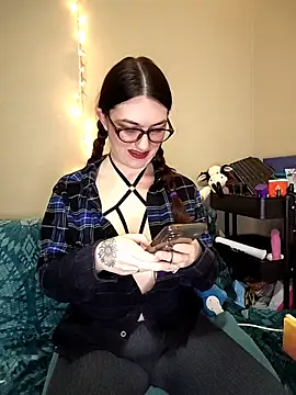 Snapshot of LaylaLucis chatting on 02.05.26 LaylaLucis online show from 02.05.26