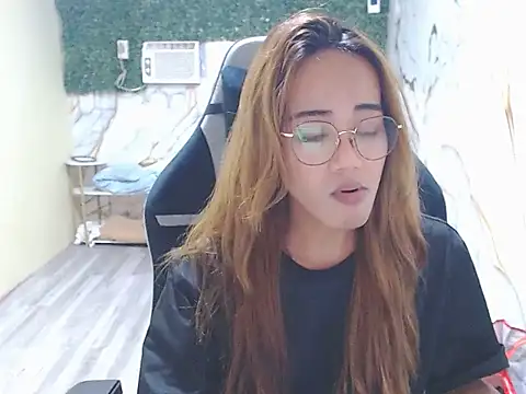 imadriana12 online show from 11.23.25