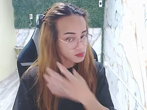 imadriana12 online show from 11.24.25