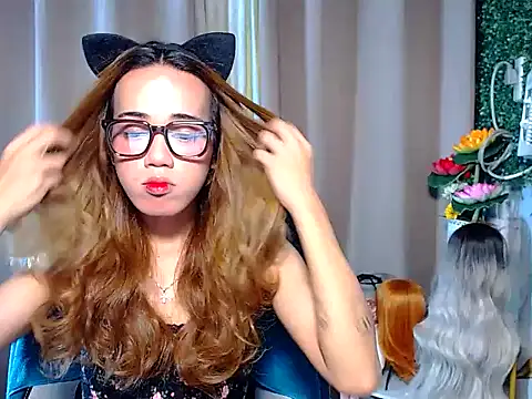 imadriana12 online show from 12.19.25