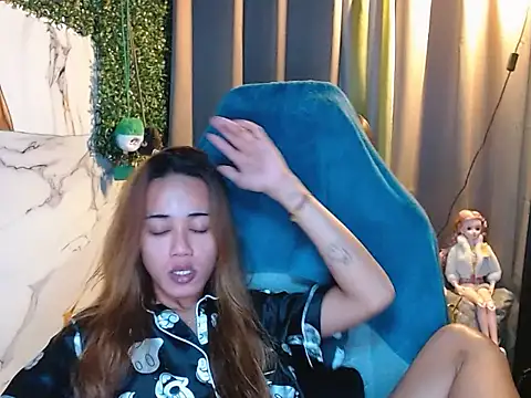 imadriana12 online show from 01.13.26