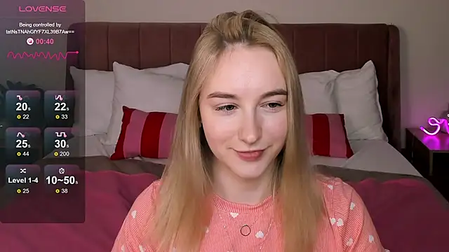 Snapshot of Shy_Polly chatting on 05.15.26 Shy Polly online show from 05.15.26