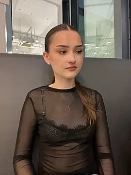 Snapshot of BimboTwiins chatting on 11.30.25 BimboTwiins online show from 11.30.25